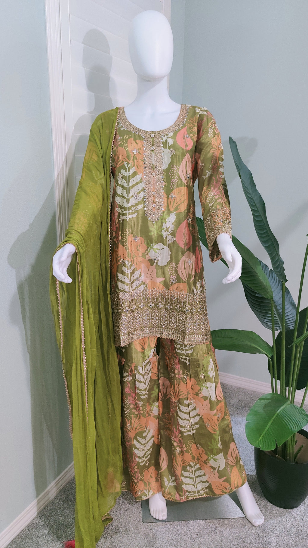 🤍Chinon Fabric Digital Printed Sharara Suit Set