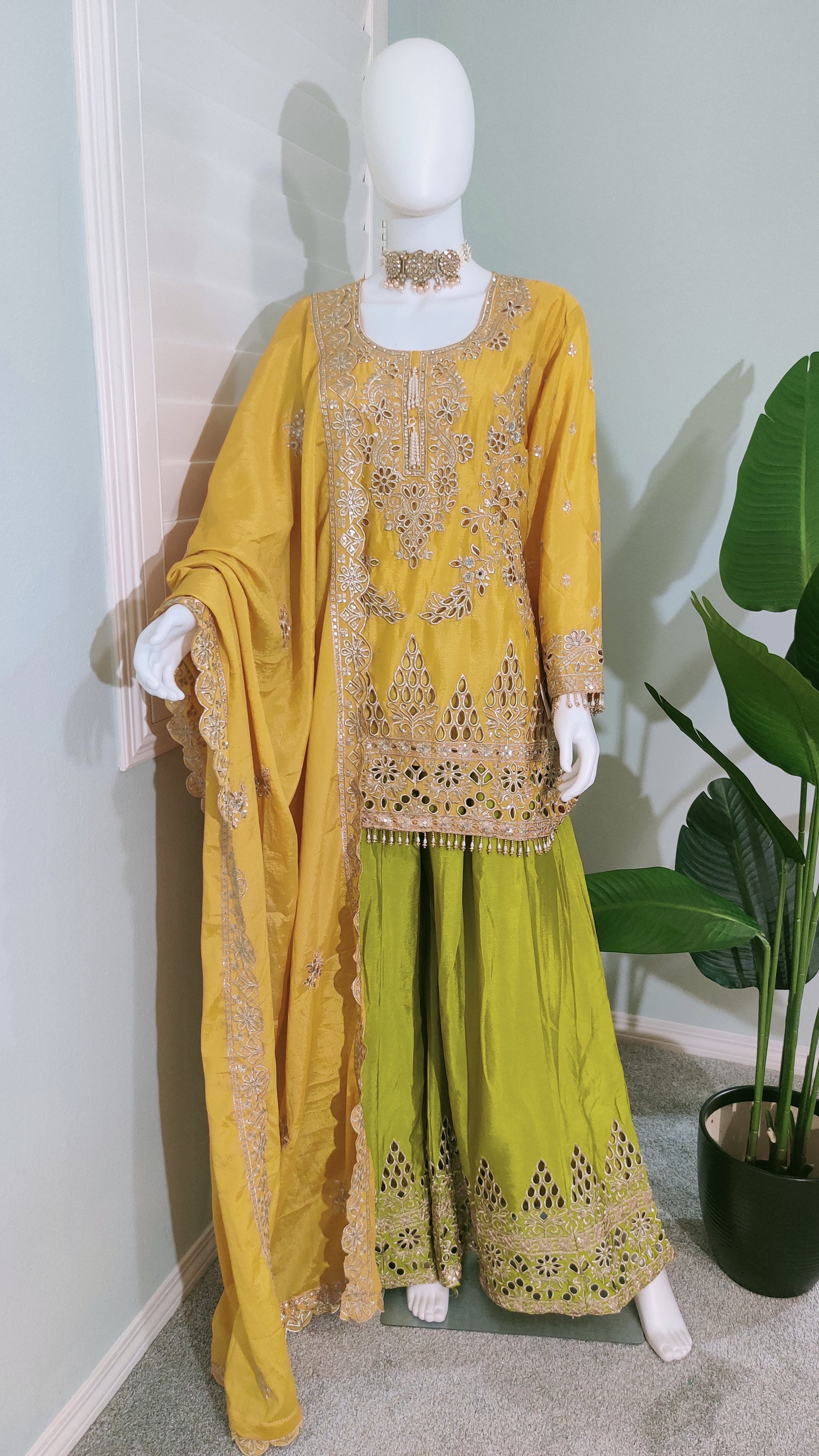 **Festive Radiance: A Tale of Two Ensembles** ✨